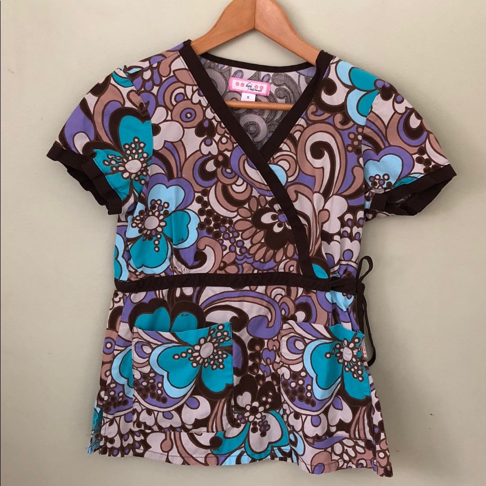 Koi scrub top